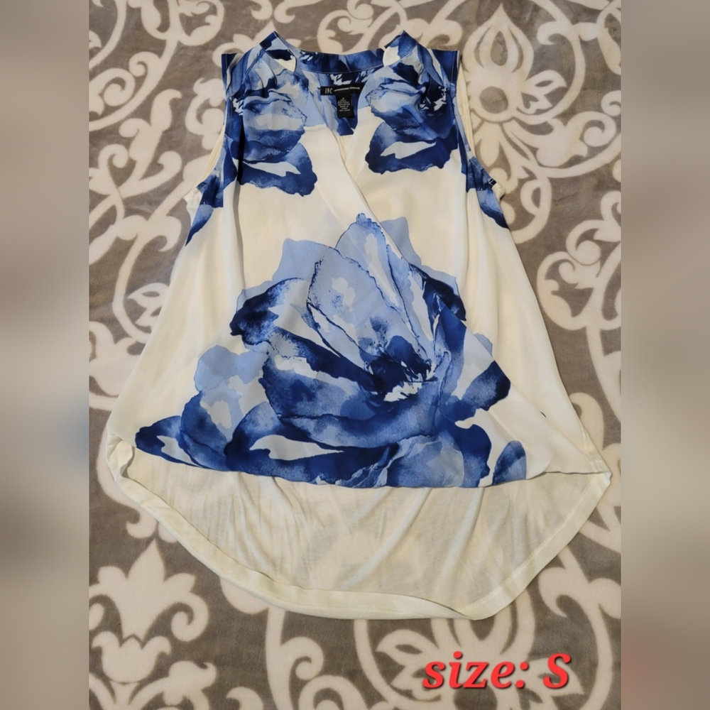 Floral Sleeveless Top with Blue and White Design